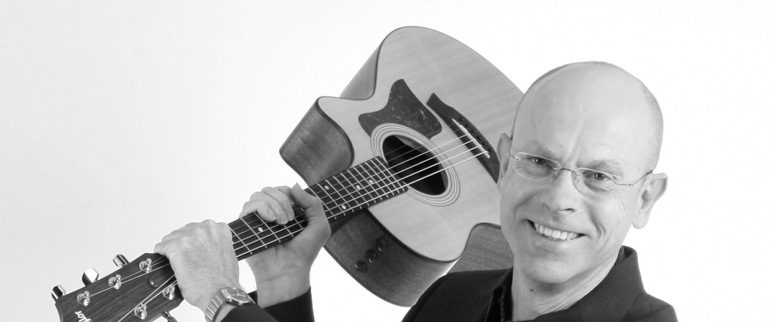 Michael Schmolke, Gitarrist, Komponist, Autor.  SPASS BEISAITE Musikverlag.