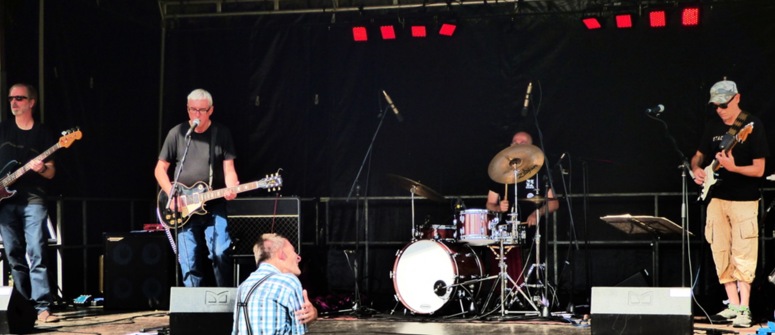 Die Band Supergroup Vol. 4 live auf der Bühne beim Open Air "Roll Over Bellhofen" in Großbellhofen am 14.09.2019.